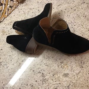Black Lucky Brand 8 1/2 booties NWOT